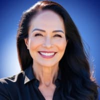 Dr. Elizabeth Lindsey
